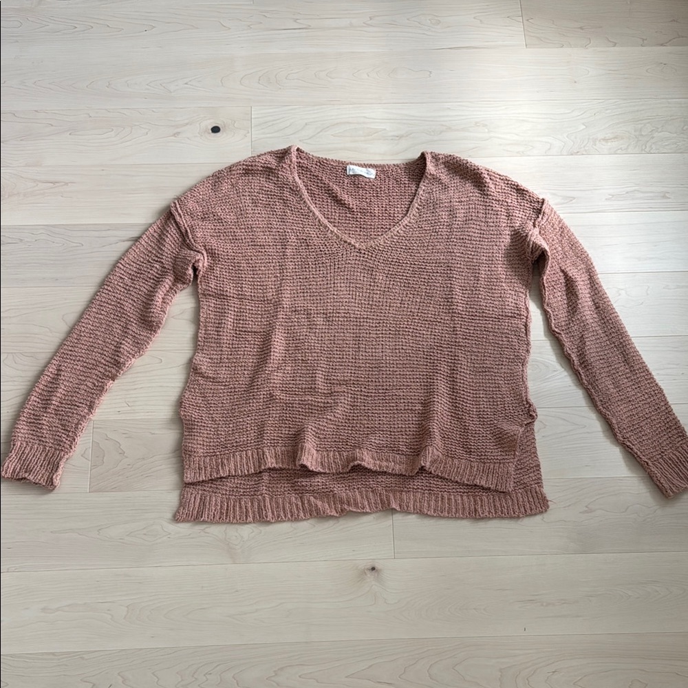 Womens V-Neck Lightweight Knit Sweater - neutral peach color